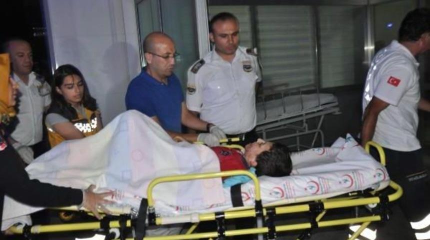 Misafirlikten D&ouml;nen Ailenin &Uuml;zerine Ateş A&ccedil;ıldı: 2'si &Ccedil;ocuk 4 Yaralı