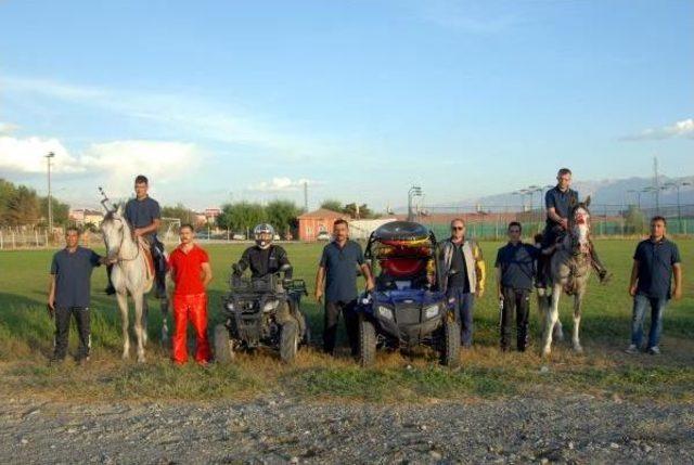 Kaçaklar Için Atlı Ve Motorize Kurban Timi