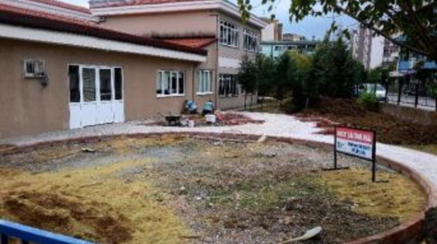 İzmit Belediyesi&rsquo;nden Anaokuluna Oyun Bah&ccedil;esi