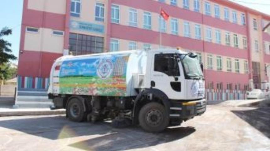 Beyşehir&rsquo;de Okul Bah&ccedil;elenide Temizlik Seferberliği