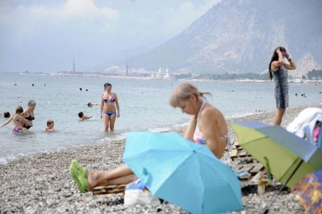 Antalya&rsquo;da Bir G&uuml;nde İki Mevsim