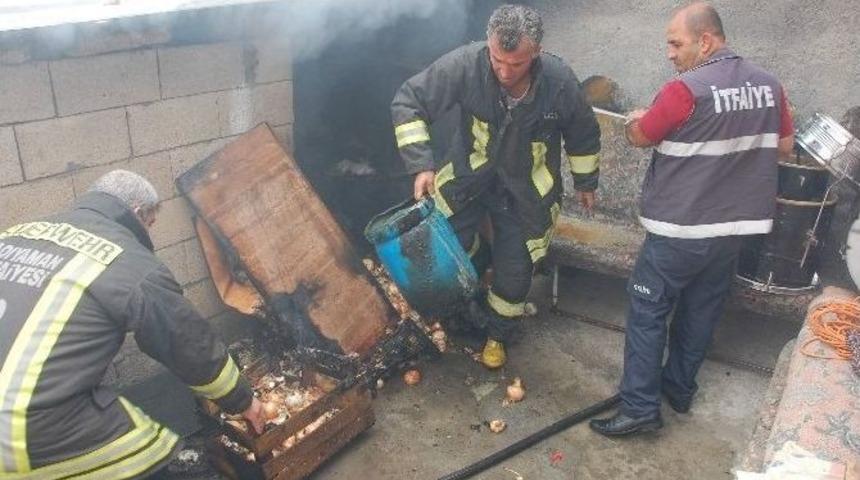 Adıyaman’da Odunluk Yangını Korkuttu