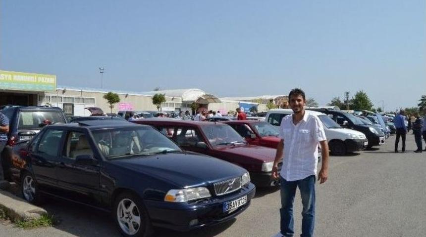 Bayram &Ouml;ncesi Araba Pazarı Hareketlendi