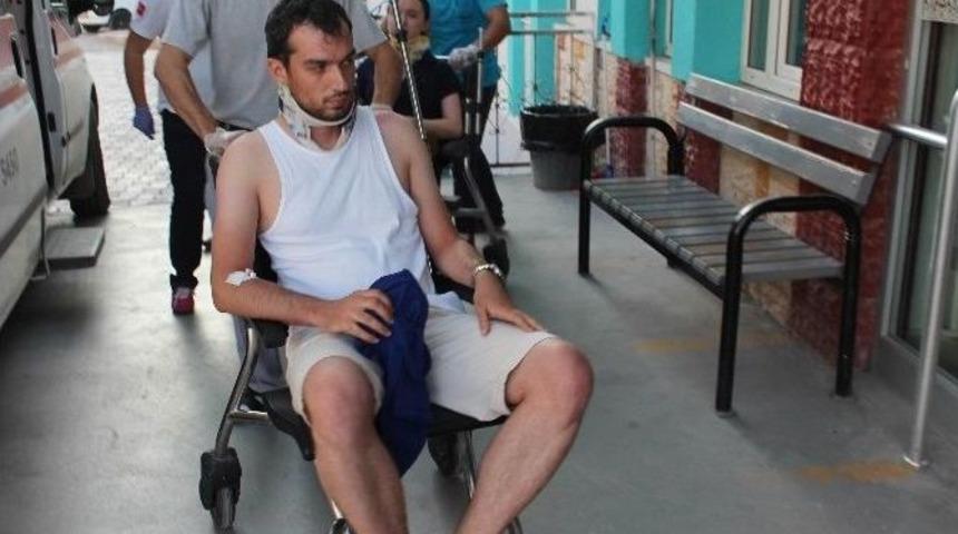 Yeni Evlenen &Ccedil;ift Balayı D&ouml;n&uuml;ş&uuml; Kaza Yaptı: 3 Yaralı