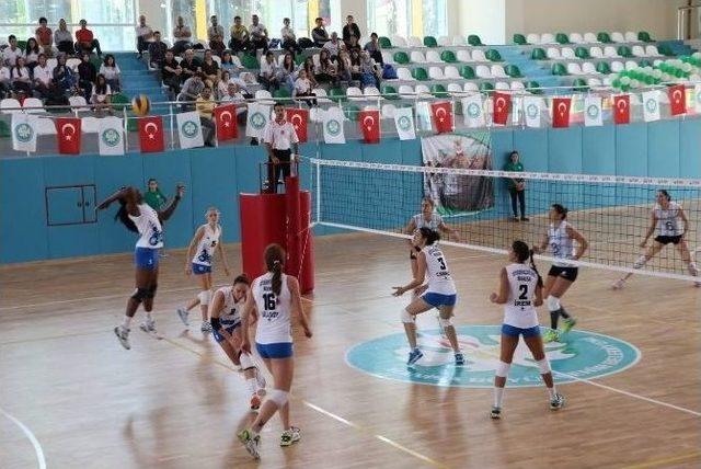 Manisa Bayanlar Voleybol Turnuvası Sona Erdi