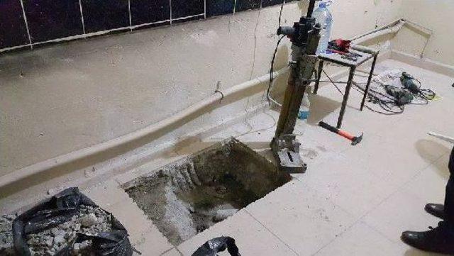 Kuyumcuyu Soymak I&ccedil;in T&uuml;nel Kazarken Yakalandılar 2