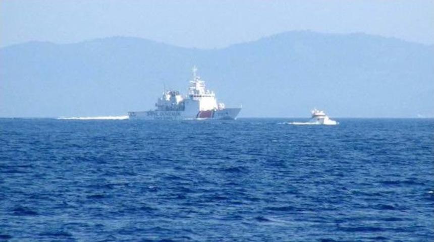 Ka&ccedil;akların Botuna Y&uuml;k Gemisi &Ccedil;arptı: 13 &Ouml;l&uuml;, 28 Kişi Kurtuldu, 5 Kayıp (3)