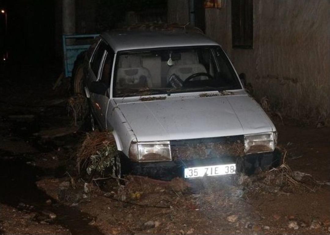 &Ouml;demiş&rsquo;te Yağmur Hayatı Fel&ccedil; Etti