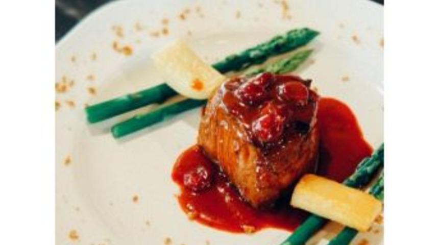 Harvey Nıchols Mag Lounge, &ldquo;kiraz Soslu Bonfile&rdquo; İle Akşam Yemeklerine Zarafet Katıyor