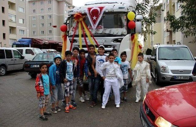 Tır&rsquo;ı S&uuml;nnet Arabası Yaptı 1