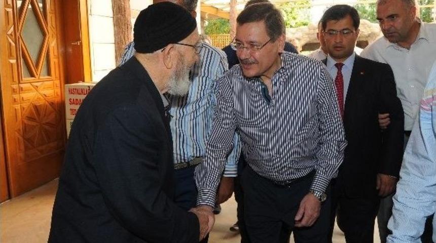 Başkan G&ouml;k&ccedil;ek, &Ccedil;ocuklara Bayram Sevincini Erken Başlattı