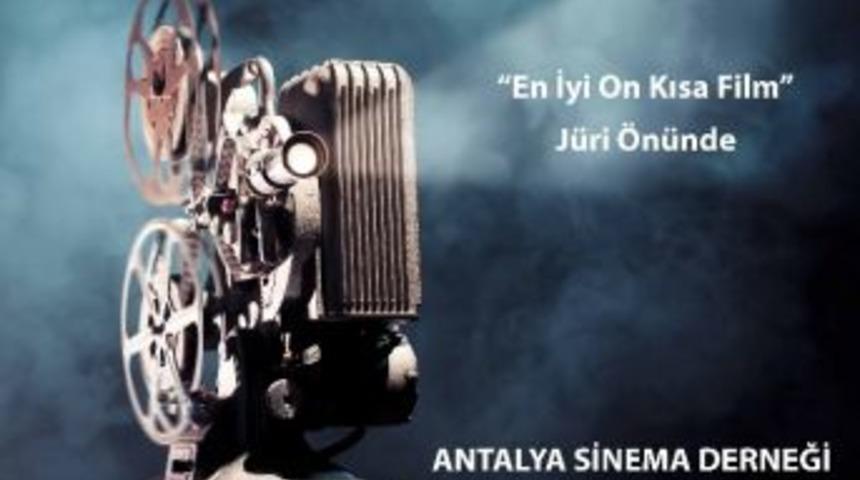 &ldquo;en İyi 10 Kısa Film&rdquo; J&uuml;ri &Ouml;n&uuml;nde