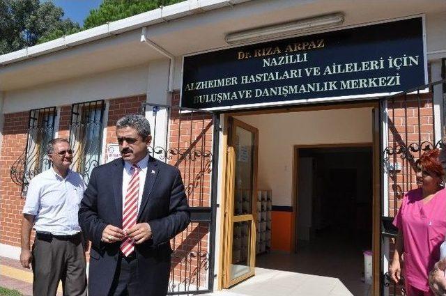 Başkan Alıcık, Alzheimer Gününde Hastaları Ziyaret Etti