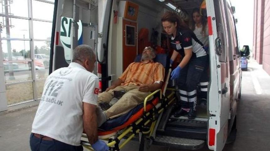 Kafasına Tahta D&uuml;şen İş&ccedil;i Yaralandı