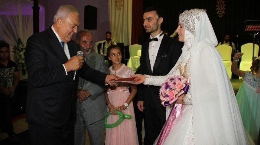 Mbtg Başkanı Aydın&rsquo;ların Oğlunun D&uuml;ğ&uuml;n&uuml; Siyaset, İş Ve Sanayicileri Buluşturdu