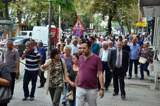 Chp’nin Liste Değişikliğine Partililerden Tepki