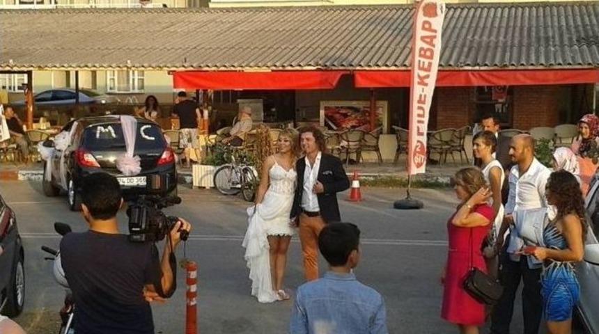 Nikahlarını Kumsalda Kıydırdılar