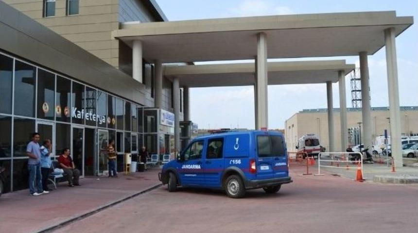 Ege&rsquo;de Parasaılıng Yaparken Hortumla S&uuml;r&uuml;klenen 2 Kardeş Yaralandı