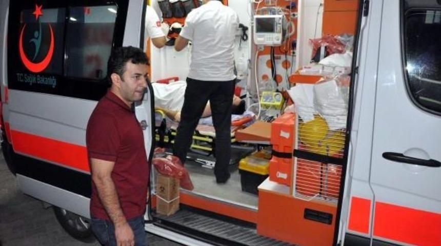 Pkk'lılar Hozat İl&ccedil;e Emniyet Amiri'nin Aracını Taradı: 2 Polis Yaralı (2)- Yeniden