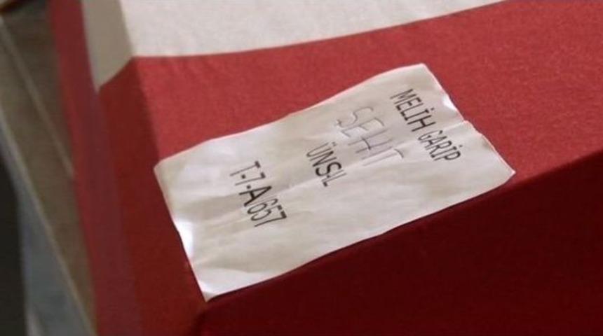 Yakını Tabutunun &Uuml;st&uuml;ne &rsquo;şehit&rsquo; Yazdı