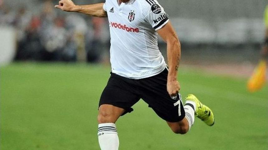 G&ouml;khan T&ouml;re Beşiktaş Tarihine Ge&ccedil;ti