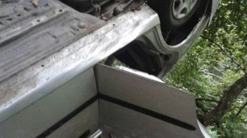 Otomobil Şarampole Devrildi