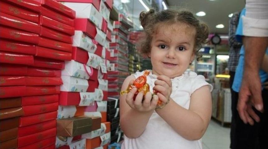 Bayram Şekerleri Tezgahları S&uuml;sledi