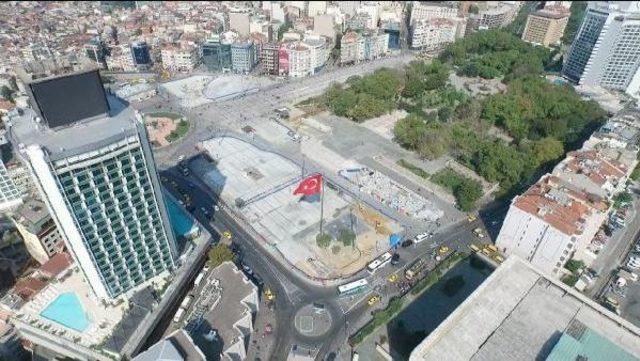 Taksim Meydanı'nın Zemin Düzenleme Çalışmaları Tamamlanıyor