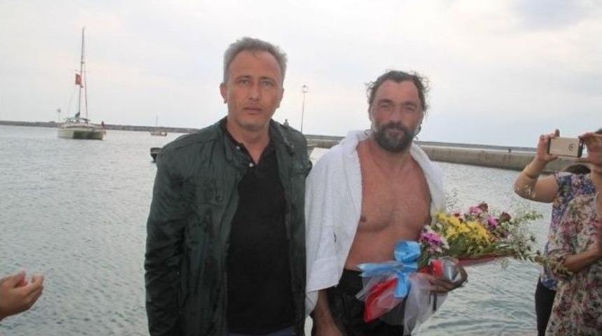 Şehitler İ&ccedil;in 14 Mil Kula&ccedil; Attı