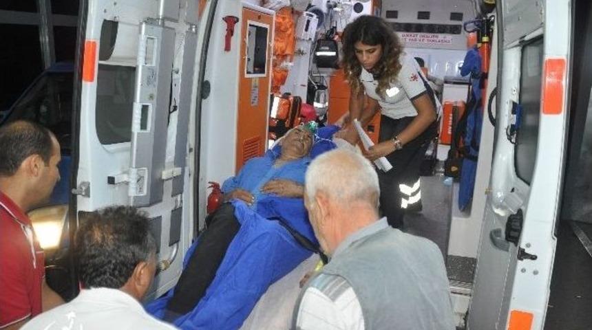 Trakt&ouml;r U&ccedil;uruma Devrildi: 1 &Ouml;l&uuml;, 1 Yaralı