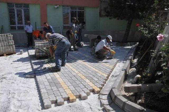 Yediler Camii’nin Bahçesi Yenilendi