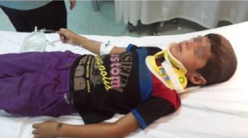 Kardeşinin Pencereden İttiği Iraklı &Ccedil;ocuk Hastanelik Oldu