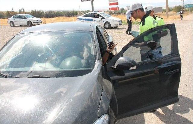 Elazığ’da Trafik Ekiplerinden Bayram Şekerli Uyarı