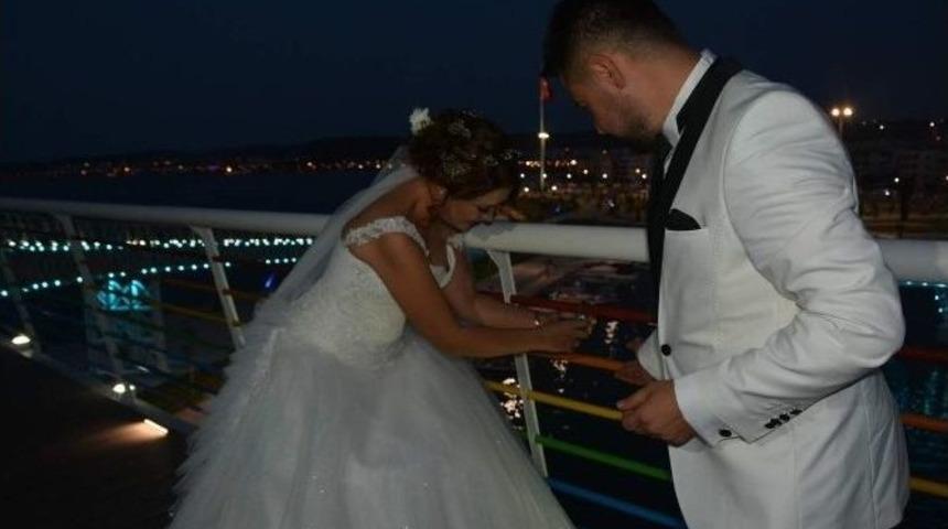 Aliağalılar Aşklarına Kilit Vuruyor