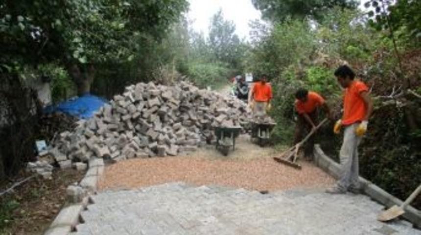 İzmit Belediyesi&rsquo;nden Akmeşe&rsquo;ye Parke &Ccedil;alışması