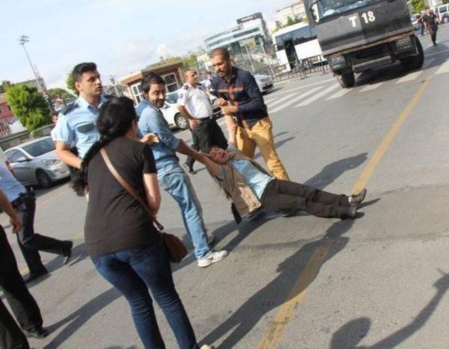 Police Severely Intervenes Lawyers’ Sit-In At Court House