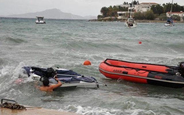 Şiddetli Lodos, Datça'da Dört Balıkçı Teknesini Batırdı