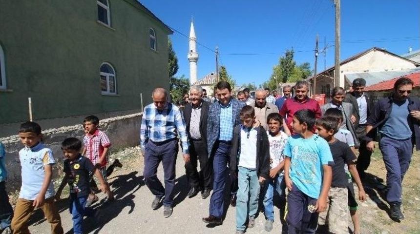 Vali Işın K&ouml;y Muhtarları İle Bir Araya Geldi