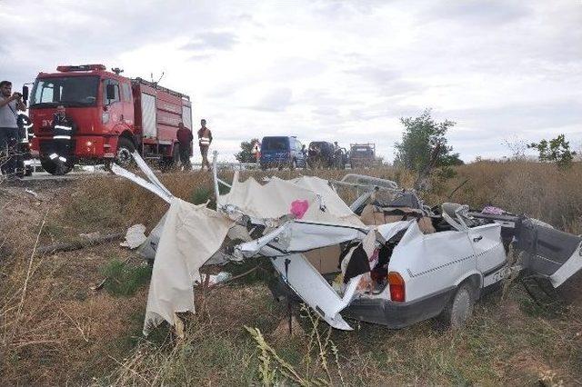 Sandıklı&rsquo;da Trafik Kazası: 1 &Ouml;l&uuml; 2