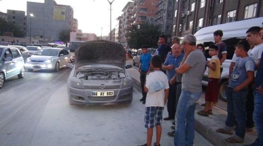 Seyir Halindeki Otomobil Alev Aldı