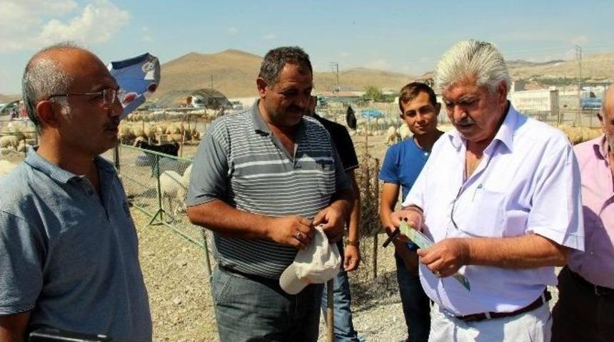 Kesob Sahte Parayı &Ouml;nlemek İ&ccedil;in Besicilere Kalem Dağıttı