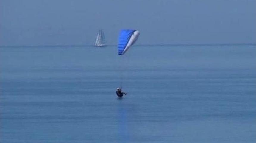 Paraş&uuml;t Pilotu D&uuml;ş&uuml;ş Anını Kaydetti