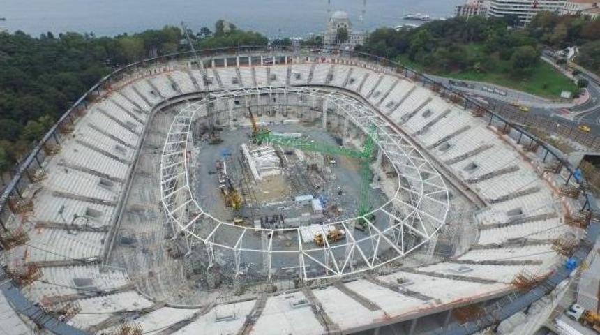 Vodafone Arena'da &Ccedil;atı Iskeleti Tamamlandı