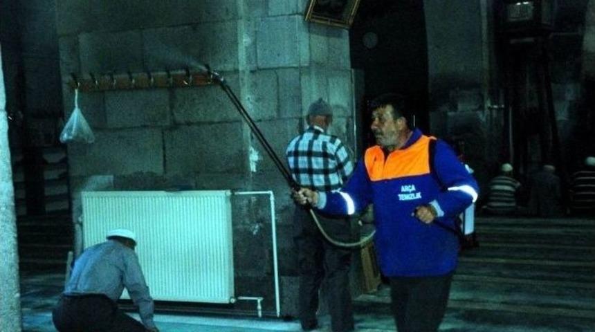 Camilere G&uuml;l Suyu Esansı