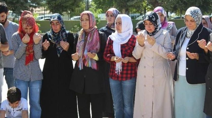 Ak Parti&rsquo;den Şehitlik Ziyareti