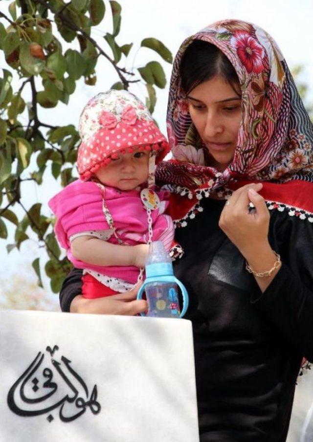 Zonguldak'ta Arife Günü Mezarlıklar Doldu