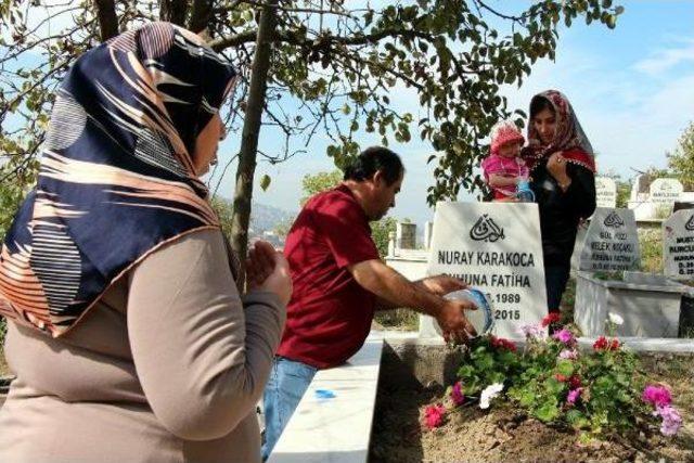 Zonguldak'ta Arife Günü Mezarlıklar Doldu