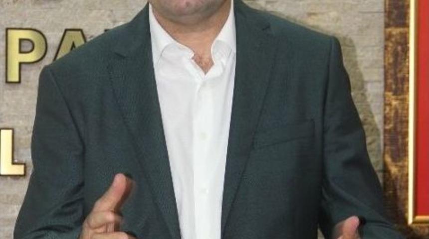 Ak Parti Genel Başkan Yardımcısı Ayhan Sefer &Uuml;st&uuml;n:
