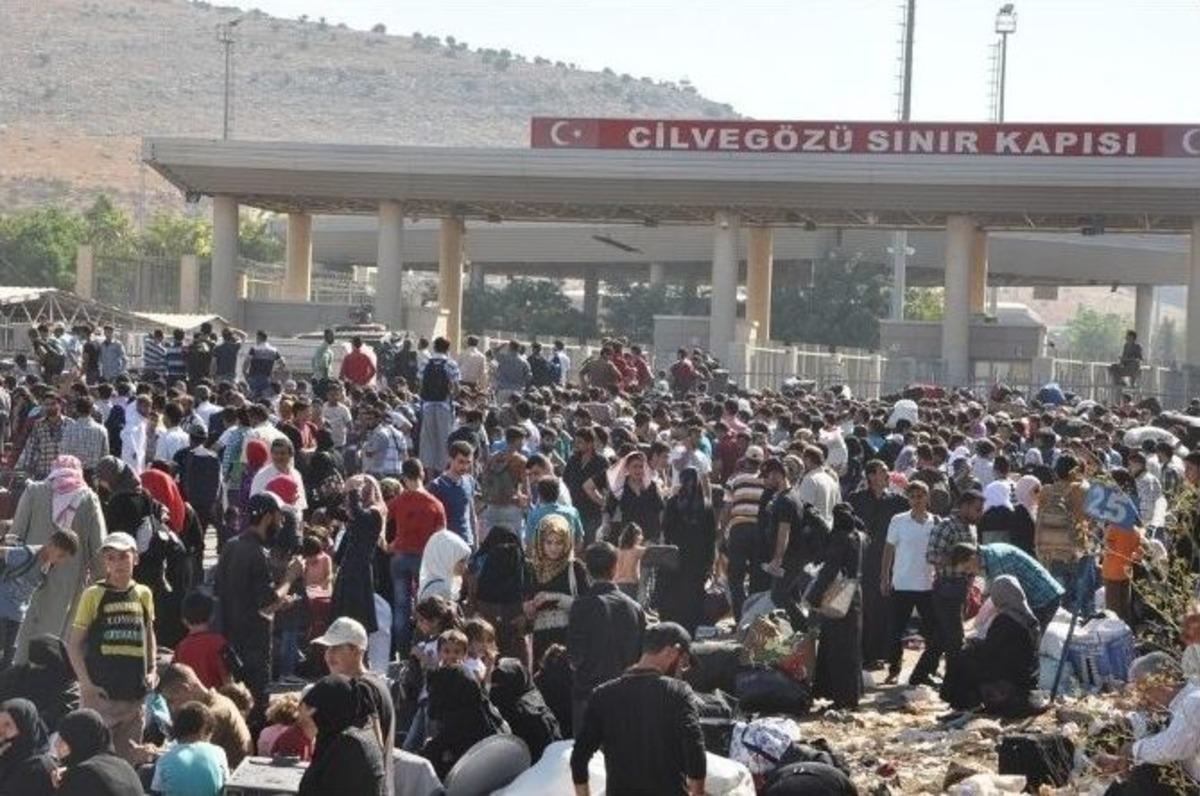 Binlerce Suriyeli Bayram İ&ccedil;in &Uuml;lkelerine Gidiyor