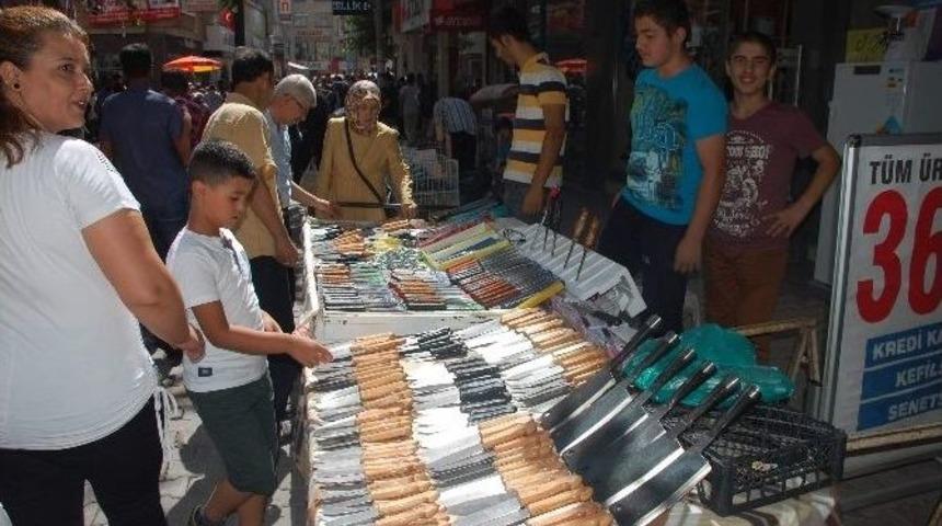 Kurbanlık Bı&ccedil;aklar Yoğun İlgi G&ouml;r&uuml;yor